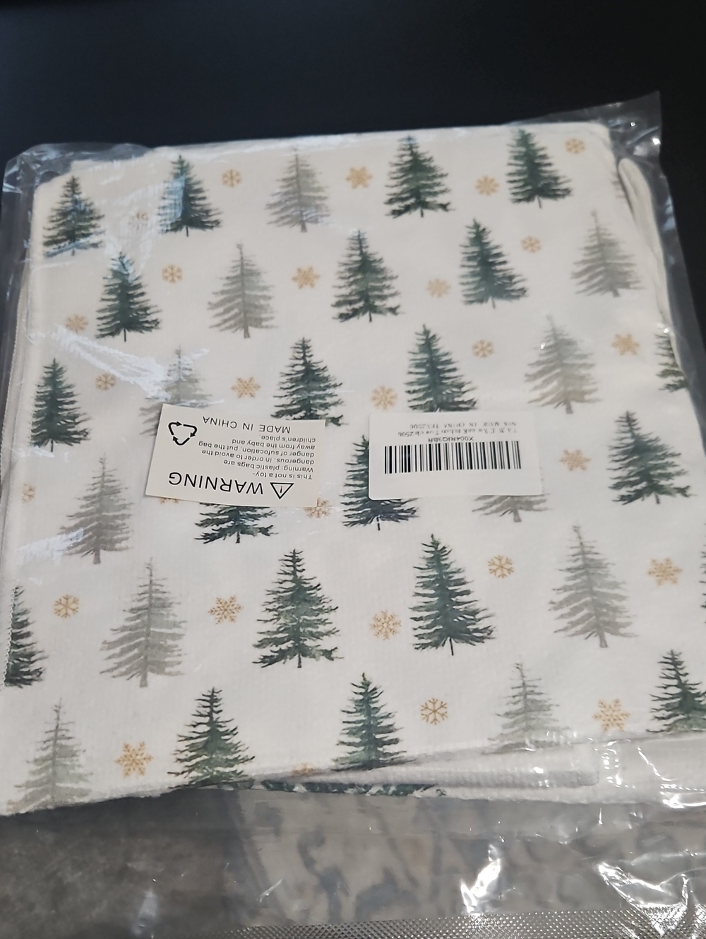 Holiday Pine Tree Print Kitchen Towel - White Green